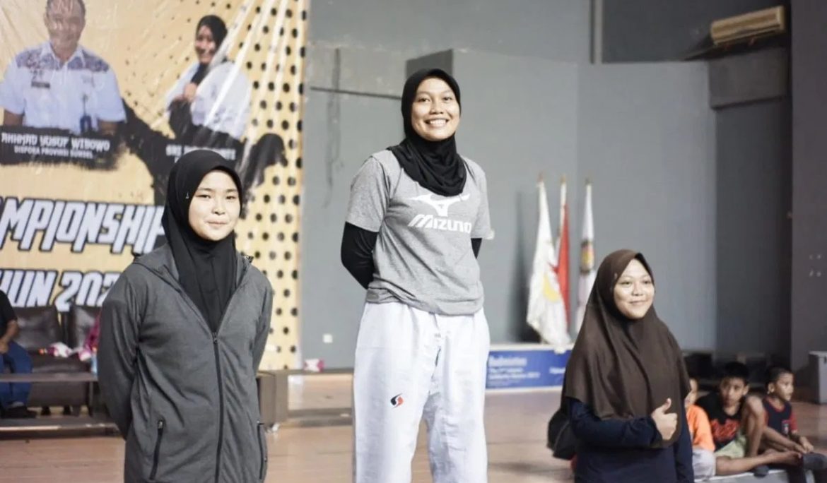 Membanggakan, Mahasiswi Universitas PGRI Palembang Sabet Medali Emas di Mok’s Taekwondo Championship South Sumatera